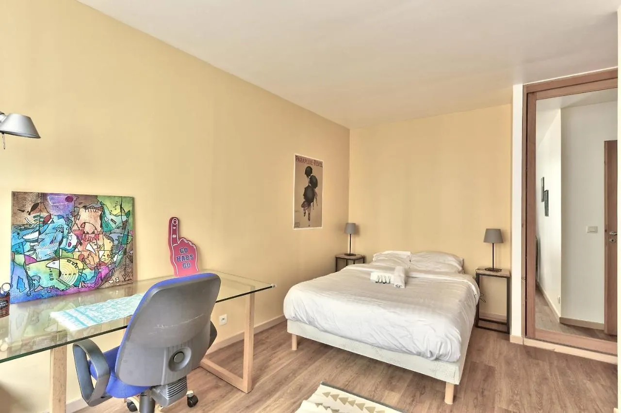Apartment Dombasle Tour Eiffel - Welkeys Paris